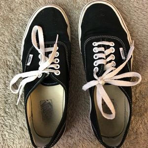 LAST CALL Black & White Vans